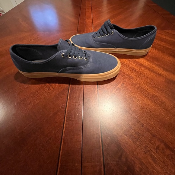 Men’s Classic Vans - Picture 7 of 13